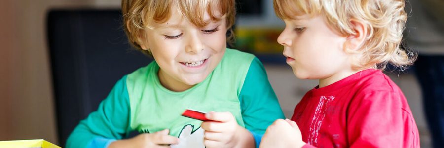 12 žaidimų, padėsiančių jūsų autistiškam vaikui užmegzti socialinius santykius